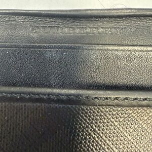 Burberry Black Leather Wallet with Textured Details